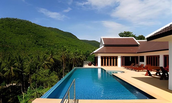 Thong Krut Villa | 560 m² Villa ∙ 4 bedrooms ∙ 8 guests