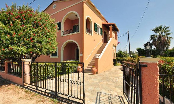 Acharavi Apartment | 60 m² Serviced apartment ∙ 2 bedrooms ∙ 4 guests