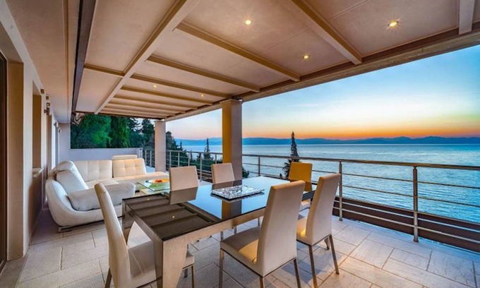Perama Villa | 650 m² Villa ∙ 6 bedrooms ∙ 12 guests