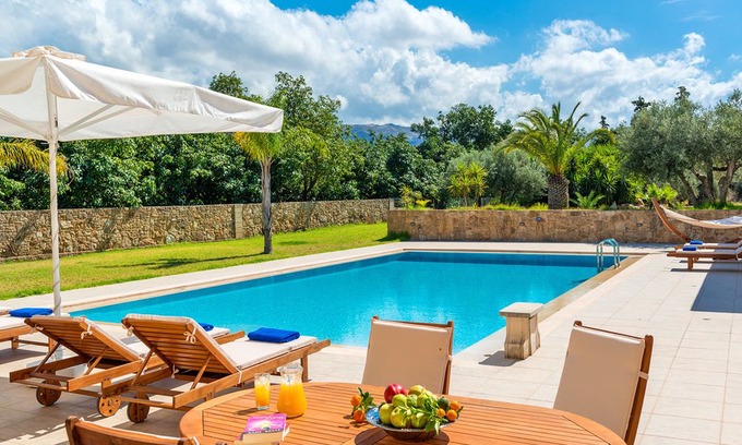 Souda Villa | 7-bedroom Melitini Villa