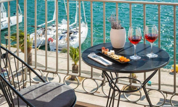 Argostoli Town Apartment | 70 m² Serviced apartment ∙ 10 guests