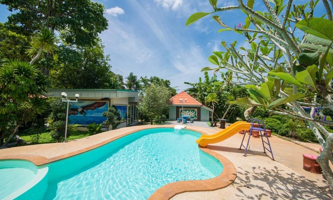Khuan Thong Hotel | 72 m² Hotel ∙ 2 bedrooms ∙ 14 guests