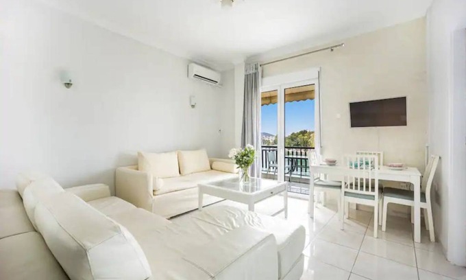 Chalcis Apartment | 95 m² Apartment ∙ 2 bedrooms ∙ 5 guests
