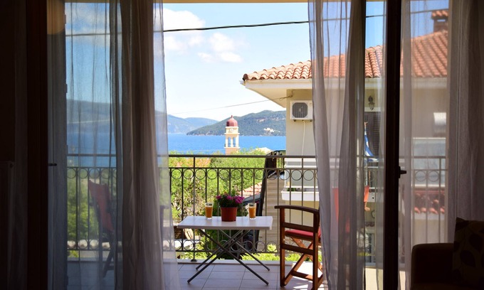 Karavomylos Apartment | Apartment 'D' Angelo 3' with Balcony, Wi-Fi and Air Conditioning