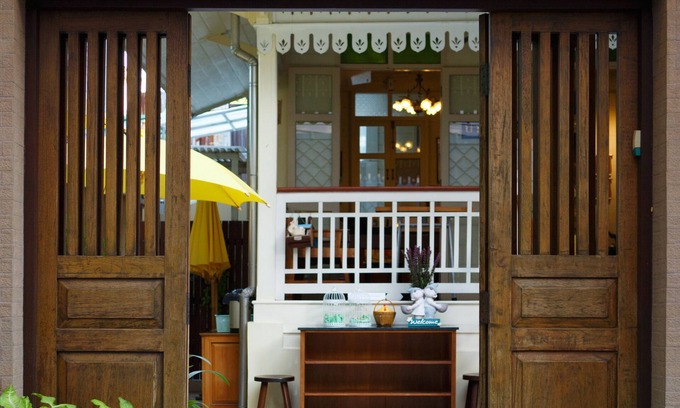Wat Bowon Niwet Hostel | Baan Dinso