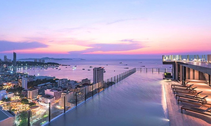 Pattaya Bay Apartment | Central Pattaya Condo High Floor With A View