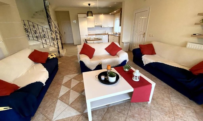 Haniotis House | Cozy Maisonette Rebecca