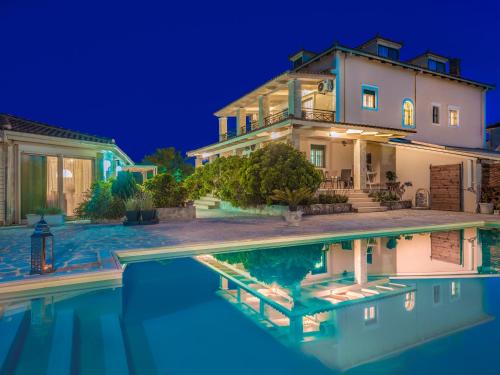 Agrilia Villa | Eleni's Family Villa