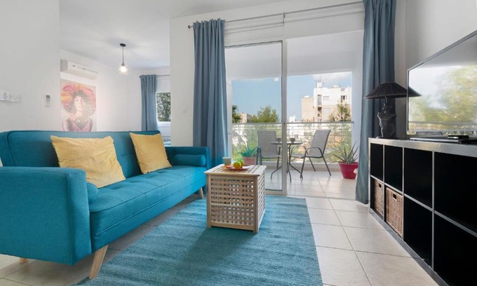 Lykabittos Apartment | Glabur Stays - The Cozy Atelier - Nicosia City, Free Parking & Wifi, Welcomes You!