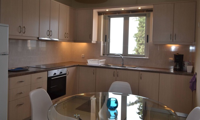 Lefkakia House | HOUSE WITH BEAUTIFUL SEA VIEW