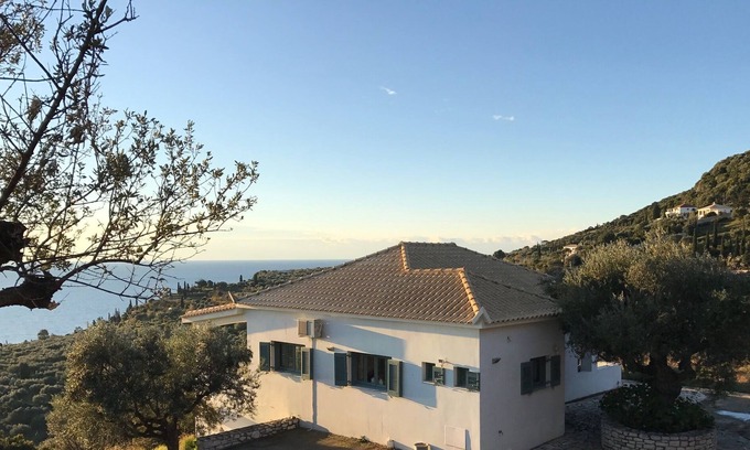 Vasilitsion House | In the valley, near Koroni luxury holiday home with magnificent sea view