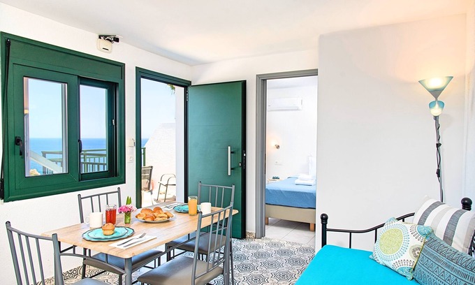 Istron Apartment | Istron Beachview Apartment