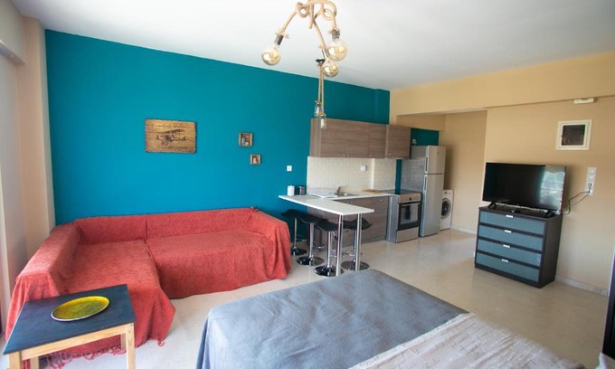 Rafina-Pikermi Apartment | Joanna's studio (Rafina port)