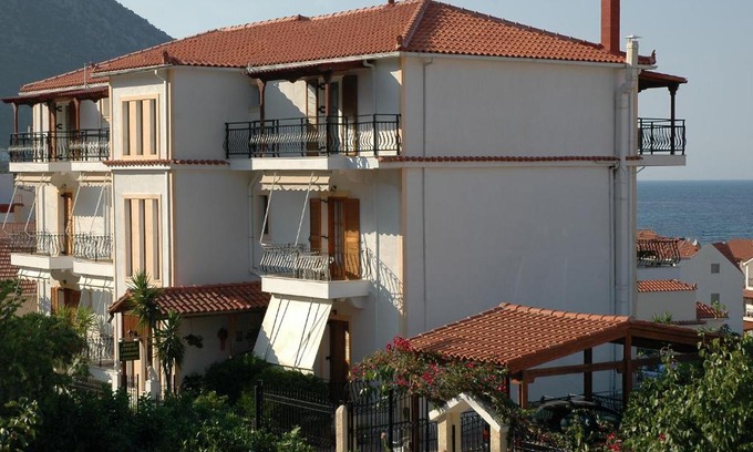 Poros Apartment | Makis Studios & Apartments