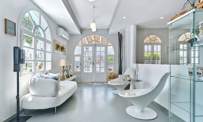 Naousa House | Mersina Exclusive