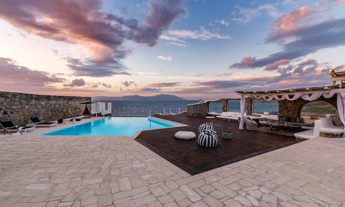 Agios Ioannis Villa | My Rental Homes -Villa Aristotelia with easy access to beaches and sea view