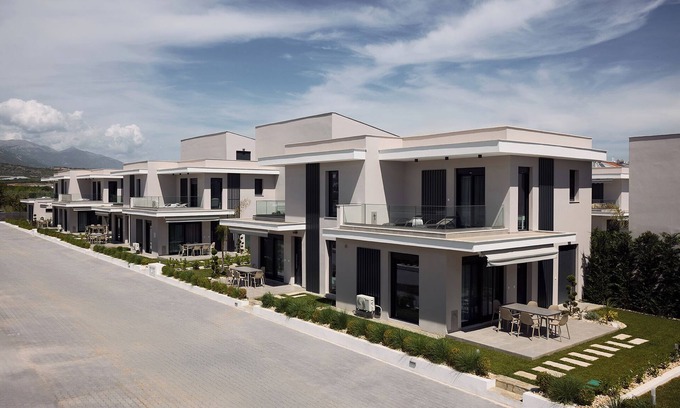 Paralia Ofryniou Villa | Nefeli Lux- Two Bedroom Duplex with Garden