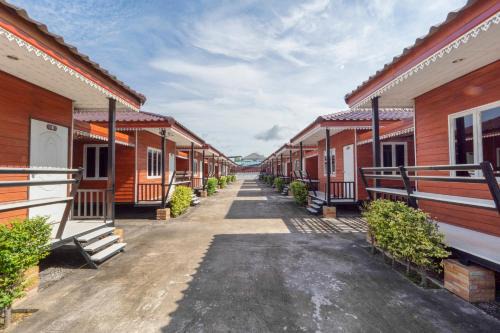 Ban Thung Sukla Hotel | OYO 1166 Train Way Resort