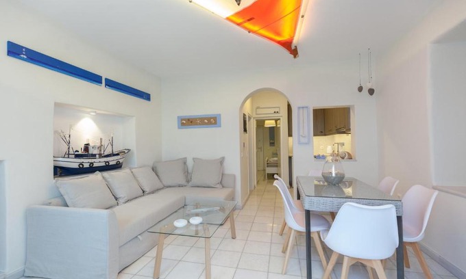Naousa Apartment | PEBBLES 1BD house with Sea View in the heart of Naousa