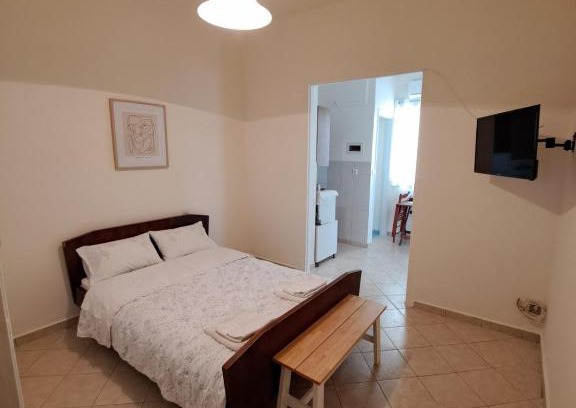 Nea Kios Apartment | Persefoni's Room