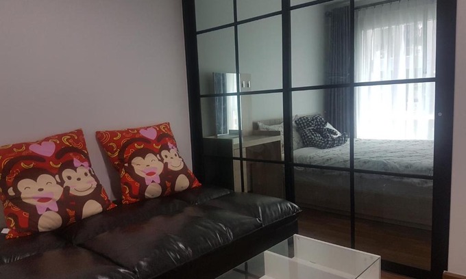 Bang Sue Apartment | Private and Comfort room, 5 mins MRT Skytrain,WiFi