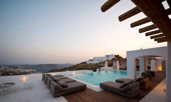 Tourlos Villa | R 3175 Villa Fonda With Kitchenette.Pool towels & Power generator,