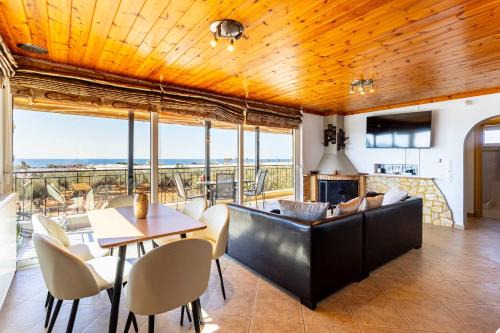 Agrilos Apartment | Seaview & Nature Retreat - Filiatra's Cozy Hideaway