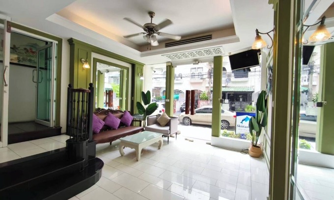 Samsen Nok Hotel | Skutan Inn Sutthisan Nexus Opal