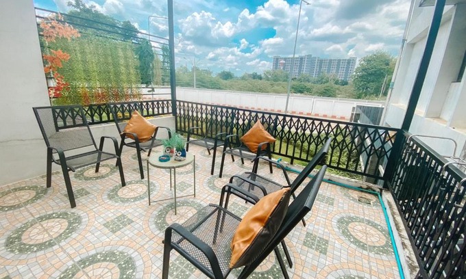 Don Muang Hostel | Sleep Owl Hostel