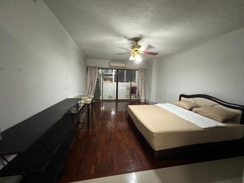 Ratchadaphisek Apartment | Srivara condo Rachada