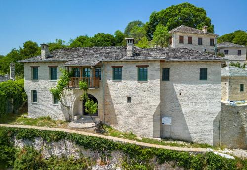 Vitsa Hostel | Starry Land