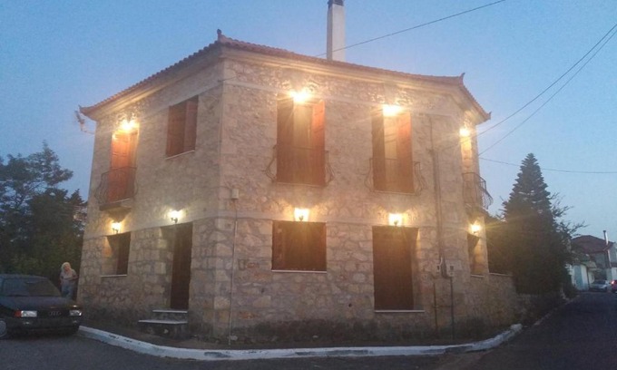 Agrilos House | Stone house
