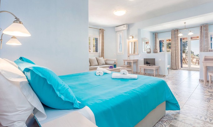 Stafylos Apartment | Superior suite with sea view