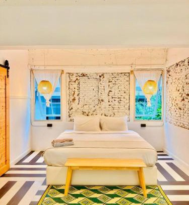 Chana Songkhram Hostel | The Local Heritage Loft Mansion