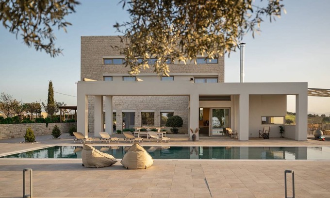 Archanes Villa | Villa ∙ 5 bedrooms ∙ 10 guests