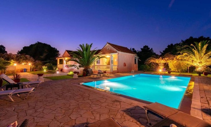 Dafnata Villa | Villa Chalikouna