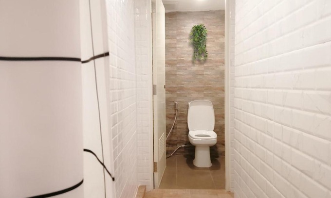 Thanon Phaya Thai Hostel | White House Hostel