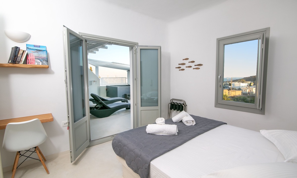 Emporio House | Shades of White Villas