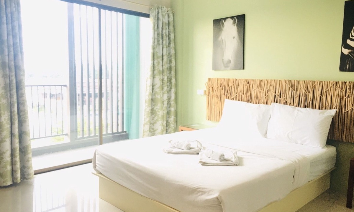 Ban Don Chan Hotel | Tree Retro
