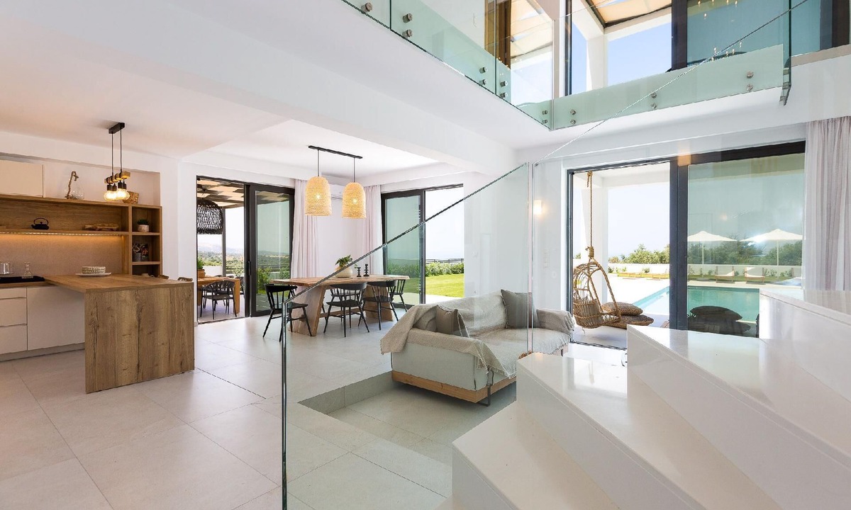 Skouloufia House | Elegant villa with heated pool and amazing views