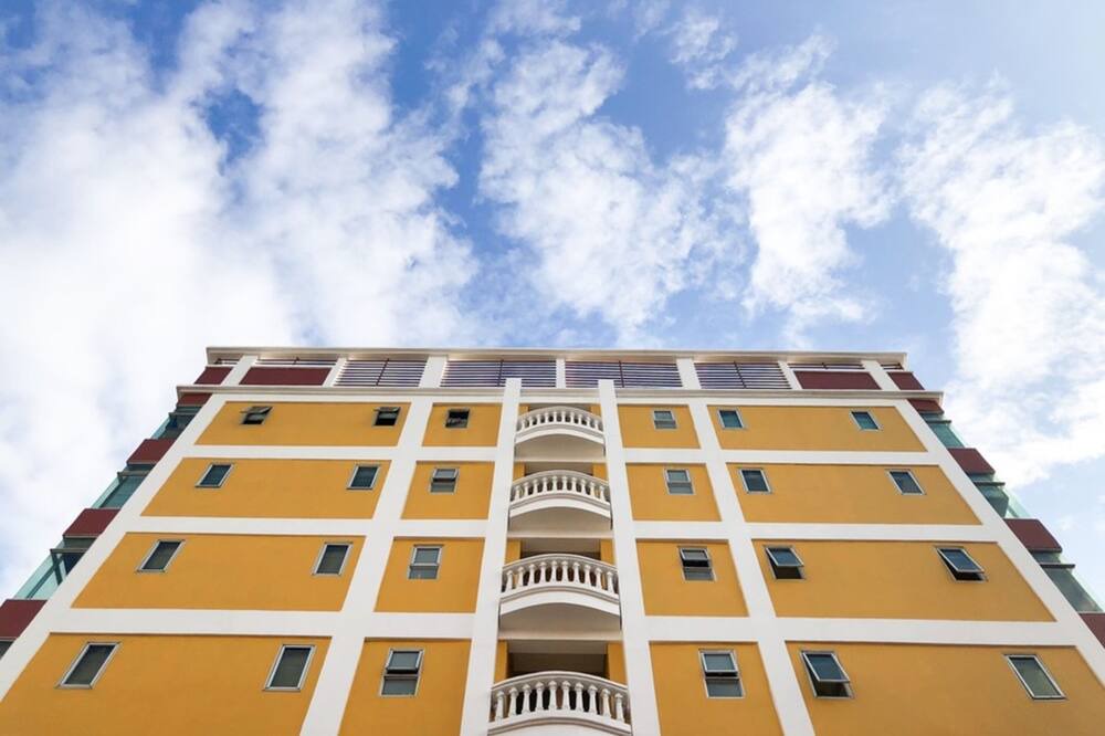 Hua Mak Hotel | TM Residence 42 By RoomQuest Hospitality