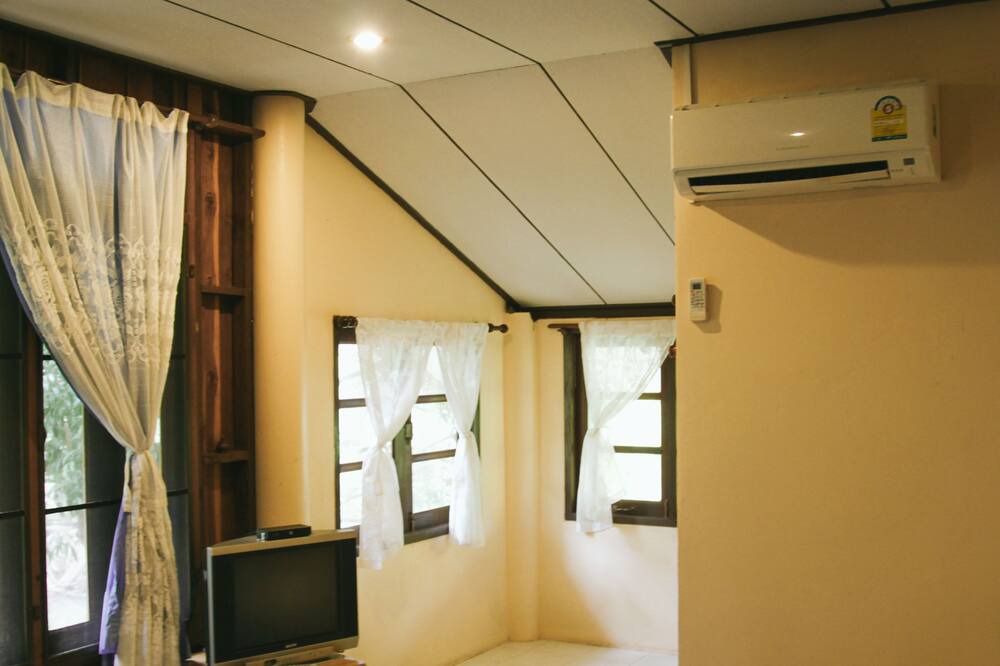 Suan Luang Hotel | Baan LoyLom SuanAmphawa