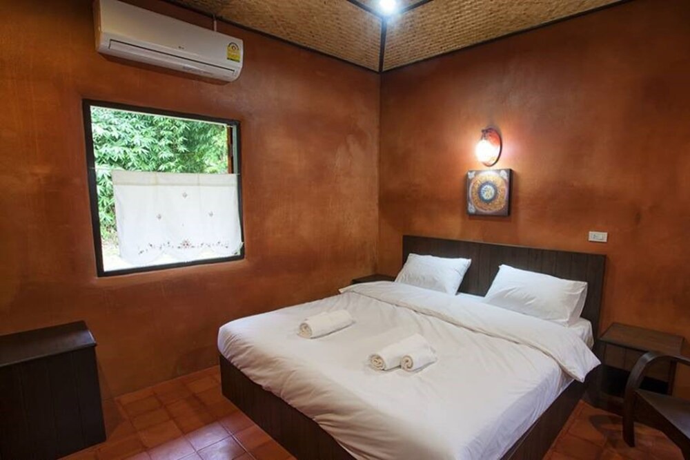 Mae Lao Hotel | Baan Din Dee resort