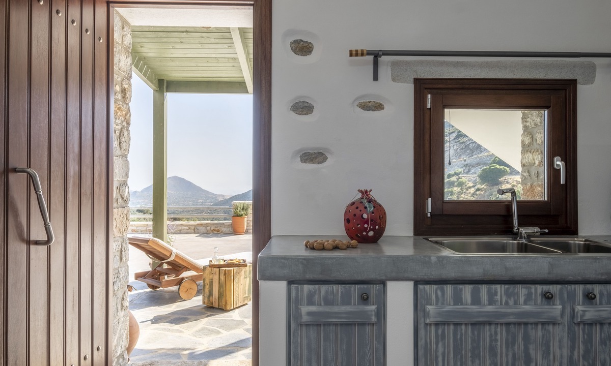 Naxos House | ELAIOLITHOS - Luxury Villa Suites - Adults Only