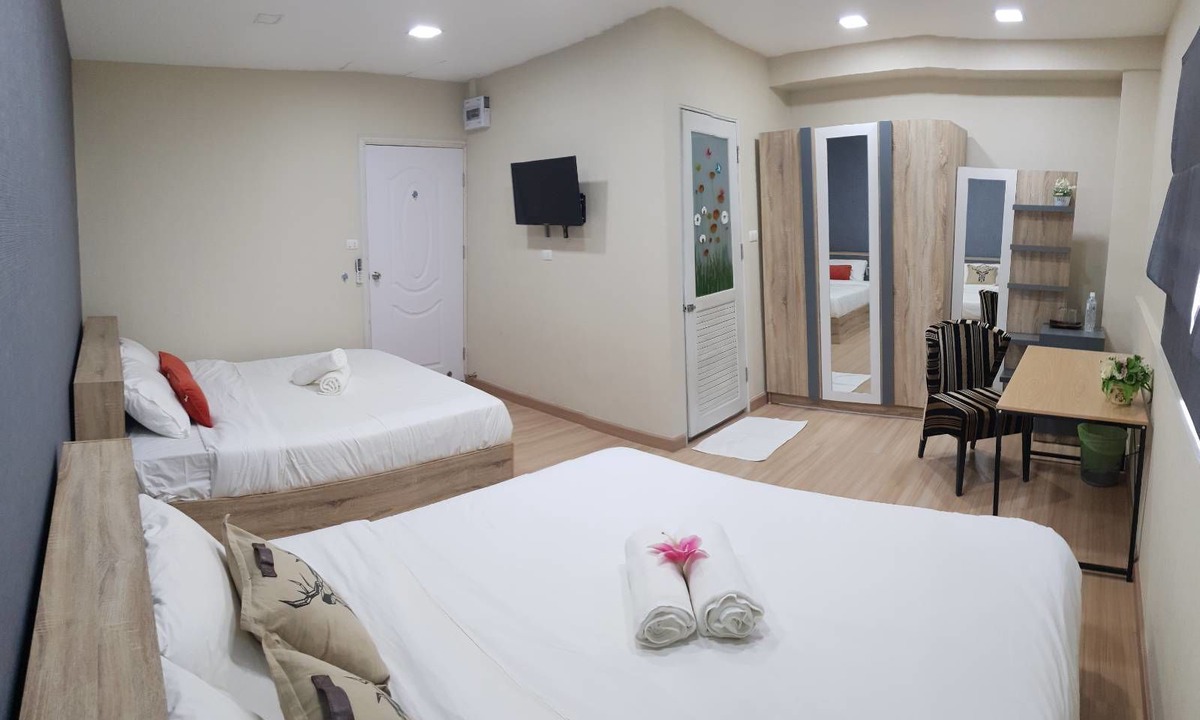 Mueang Samut Prakan District Hostel | BC House and Hostel