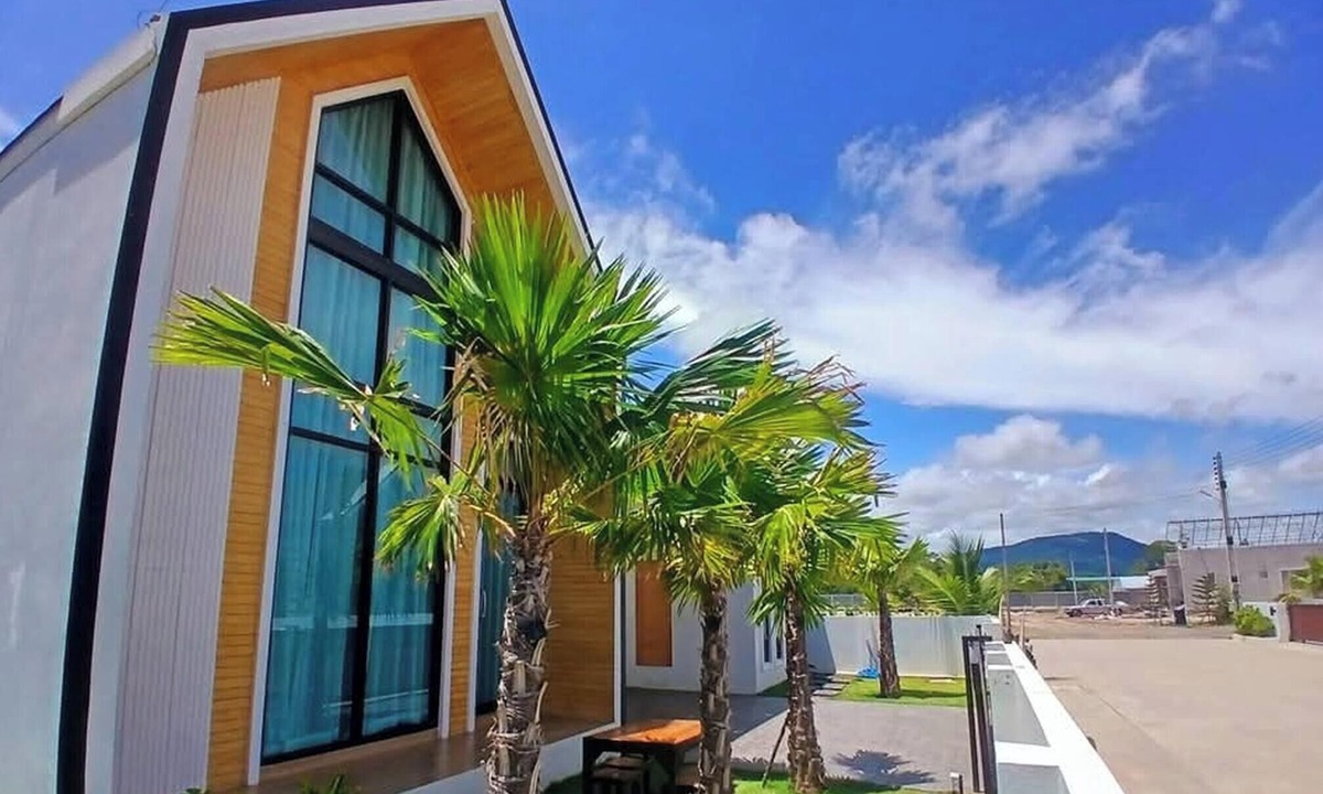 Rayong Villa | Large Private Pool Villa, 650 m From Mae Rumphueng Beach