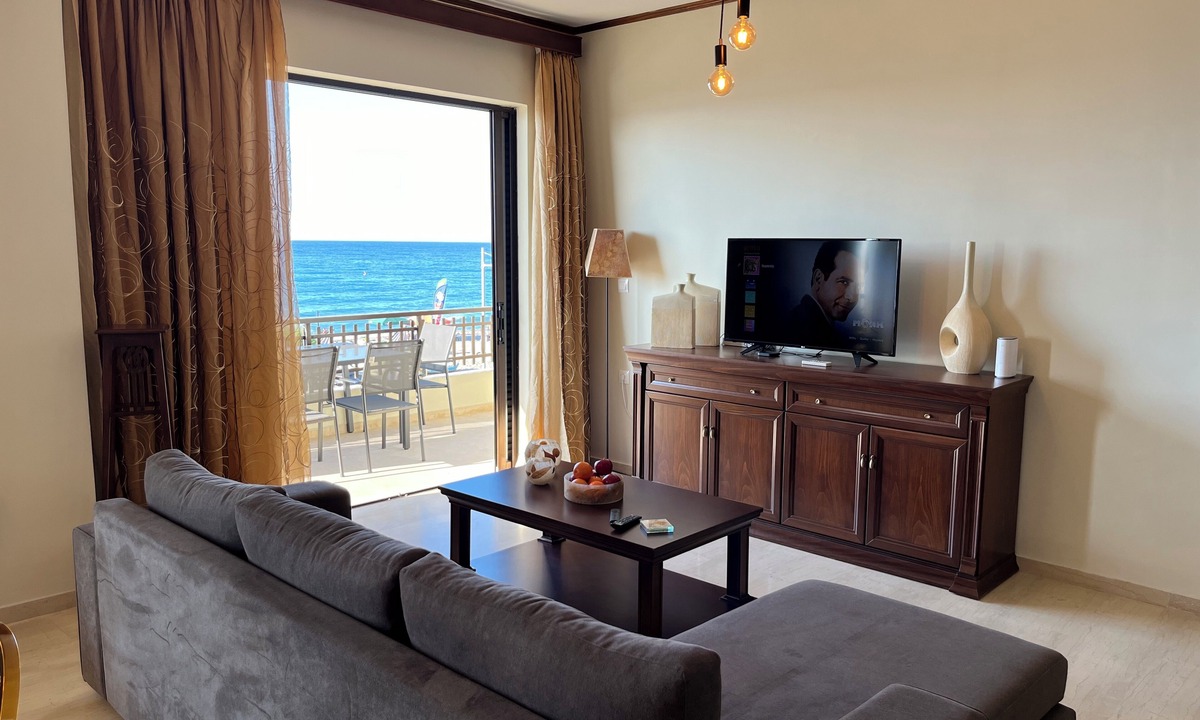 Rethymno Apartment | Beachfront Paradise
