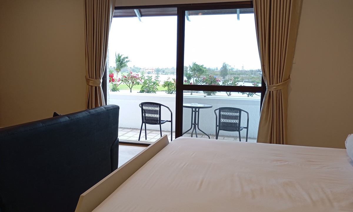 Bang Pakong Villa | Waterfront Royal Villa