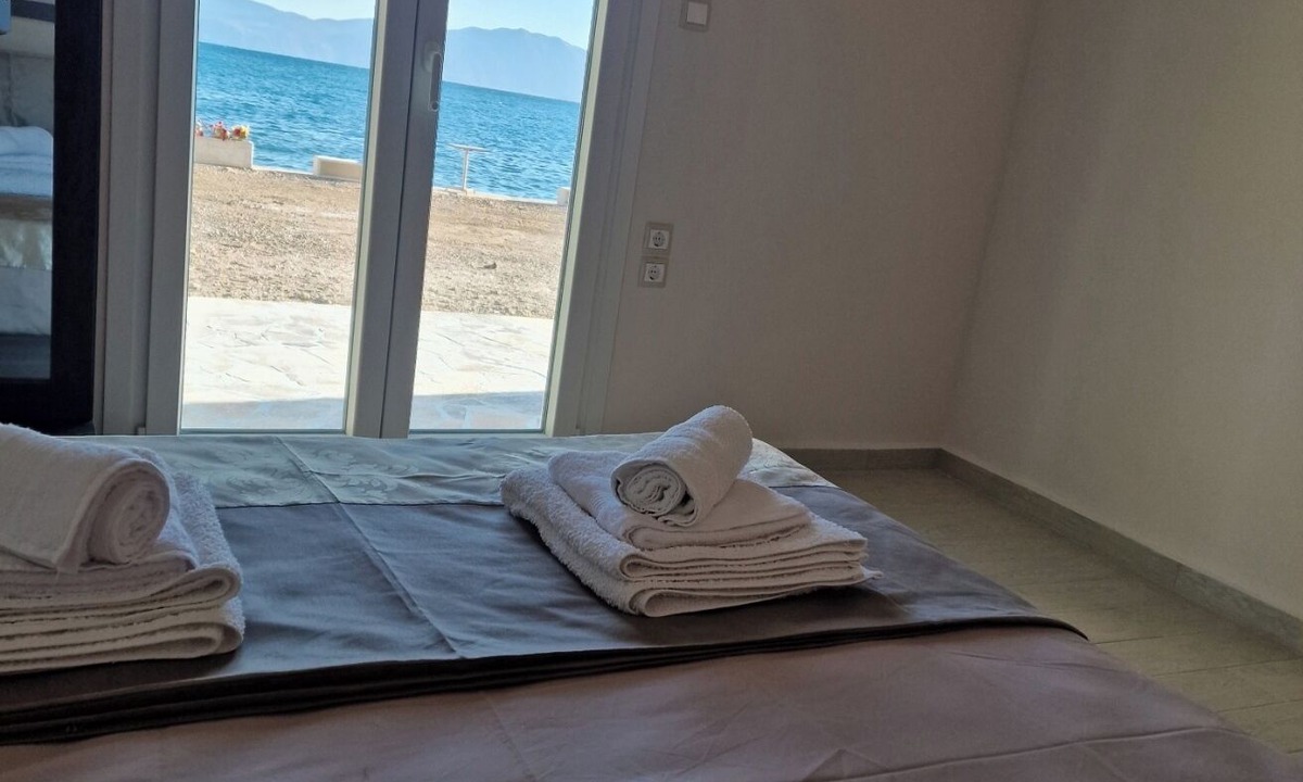 Corinthia Region Apartment | Rhea, Luxury suite on the sea!