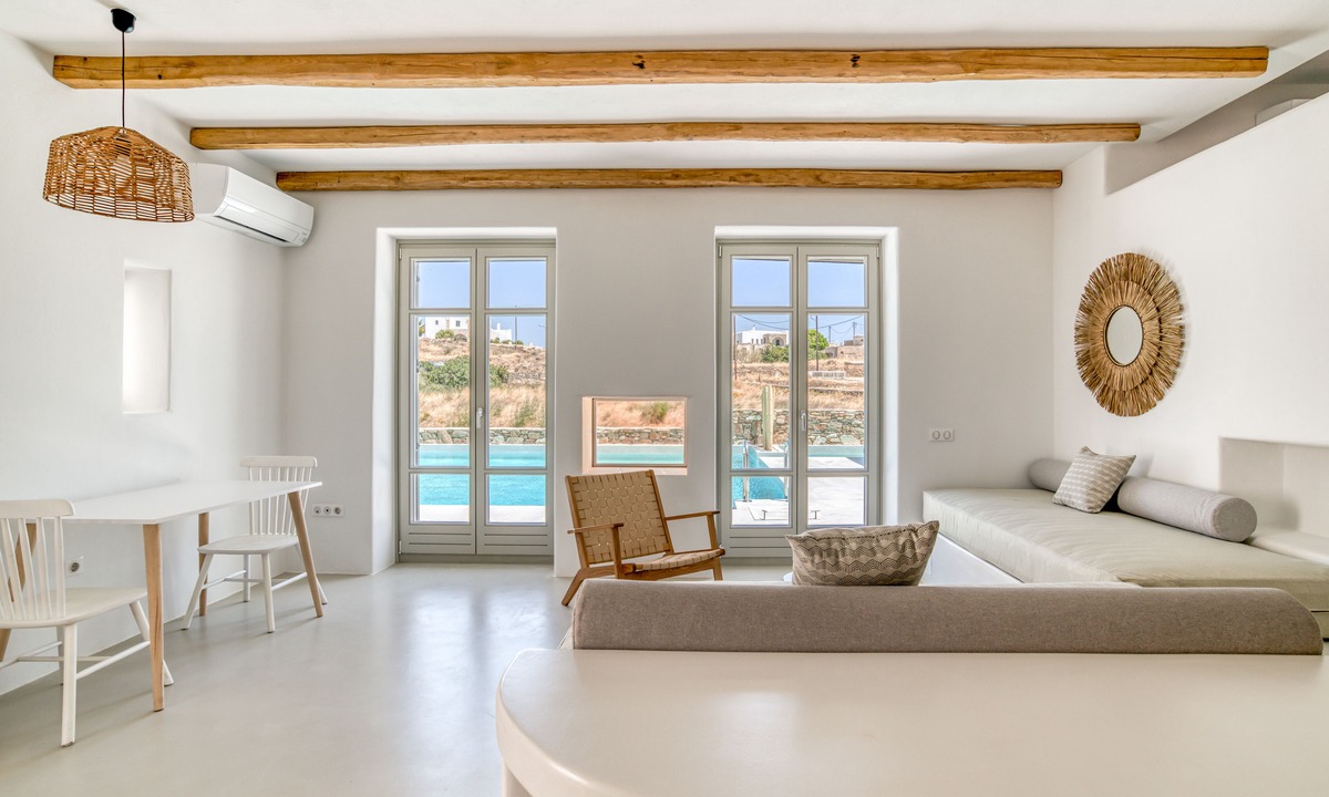 Paros Hotel | Lil Paros Luxury suites